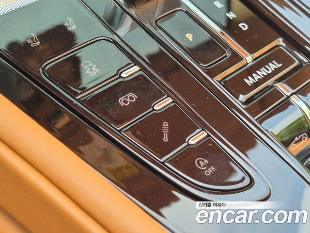 ASTON MARTIN DB12 4.0 V8 볼란테 2025 - photo 15 - Import Corée du Sud | International Cars