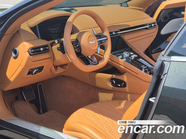 ASTON MARTIN DB12 4.0 V8 볼란테 2025 - photo 16 - Import Corée du Sud | International Cars