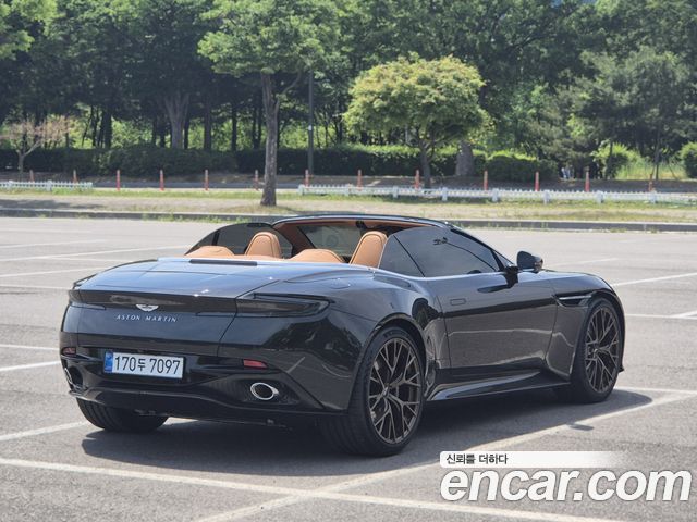 ASTON MARTIN DB12 4.0 V8 볼란테 2025 - photo 2 - Import Corée du Sud | International Cars