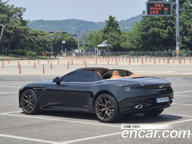 ASTON MARTIN DB12 4.0 V8 볼란테 2025 - photo 20 - Import Corée du Sud | International Cars