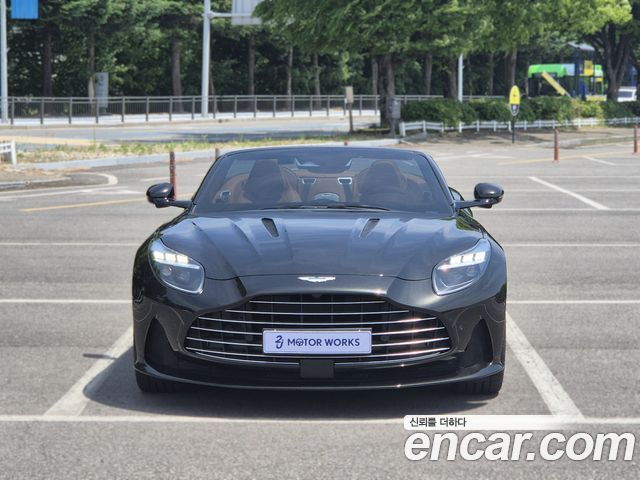 ASTON MARTIN DB12 4.0 V8 볼란테 2025 - photo 3 - Import Corée du Sud | International Cars