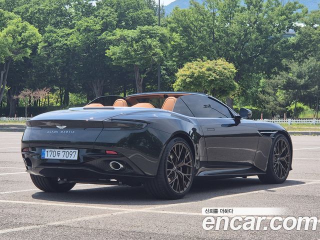 ASTON MARTIN DB12 4.0 V8 볼란테 2025 - photo 4 - Import Corée du Sud | International Cars