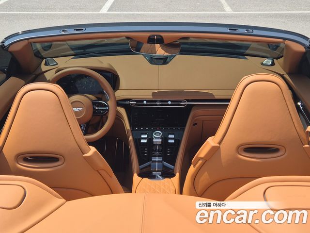 ASTON MARTIN DB12 4.0 V8 볼란테 2025 - photo 7 - Import Corée du Sud | International Cars