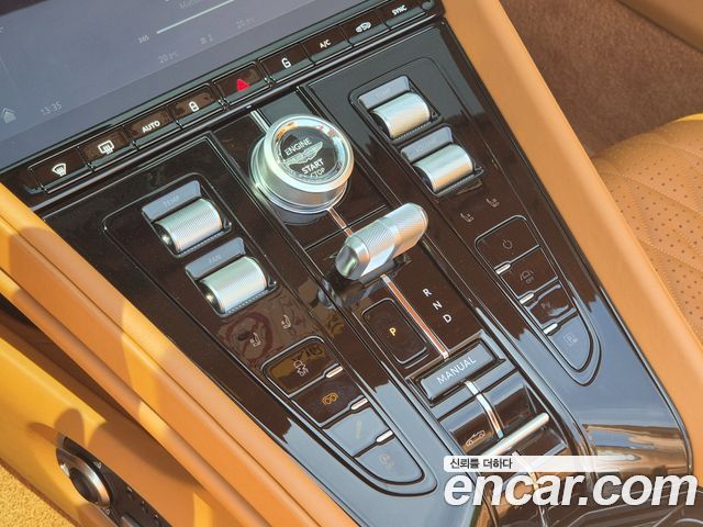ASTON MARTIN DB12 4.0 V8 볼란테 2025 - photo 9 - Import Corée du Sud | International Cars