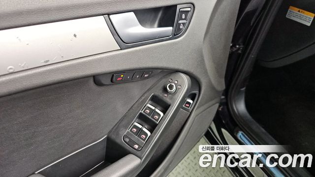 AUDI A4 2.0 TDI Quattro Dynamic 2014 - photo 17 - Import Corée du Sud | International Cars