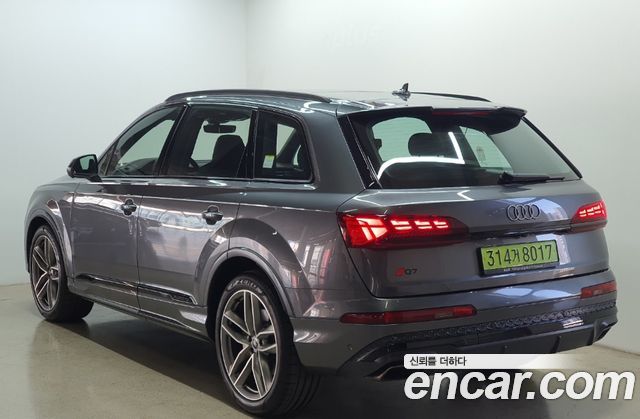 AUDI Q7 (4M) 55 TFSI Quattro Premium 2025 - photo 2 - Import Corée du Sud | International Cars