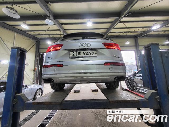 AUDI Q7 (4M) 35 TDI Quattro Premium 2016 - photo 2 - Import Corée du Sud | International Cars