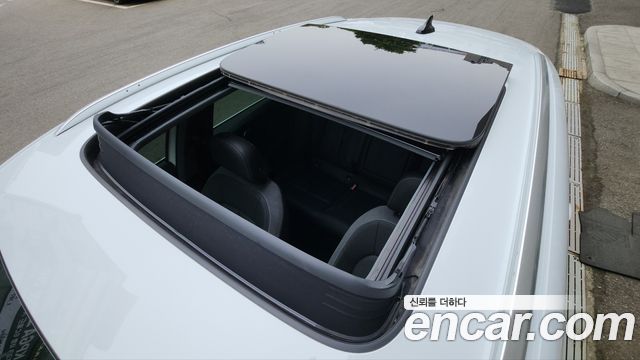 AUDI Q4 e-트론 (F4) 40 Premium 2023 - photo 9 - Import Corée du Sud | International Cars