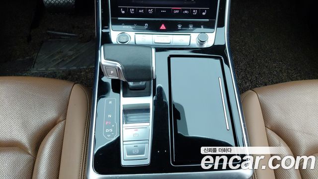 AUDI Q7 (4M) 45 TDI Quattro Premium 2021 - photo 17 - Import Corée du Sud | International Cars