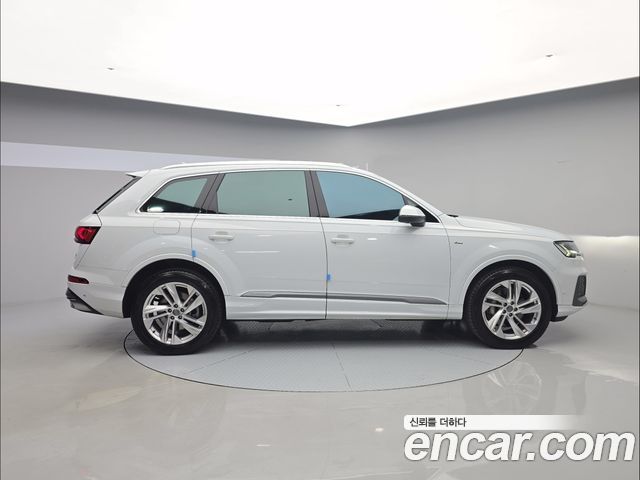 AUDI Q7 (4M) 45 TDI Quattro Premium 2021 - photo 4 - Import Corée du Sud | International Cars