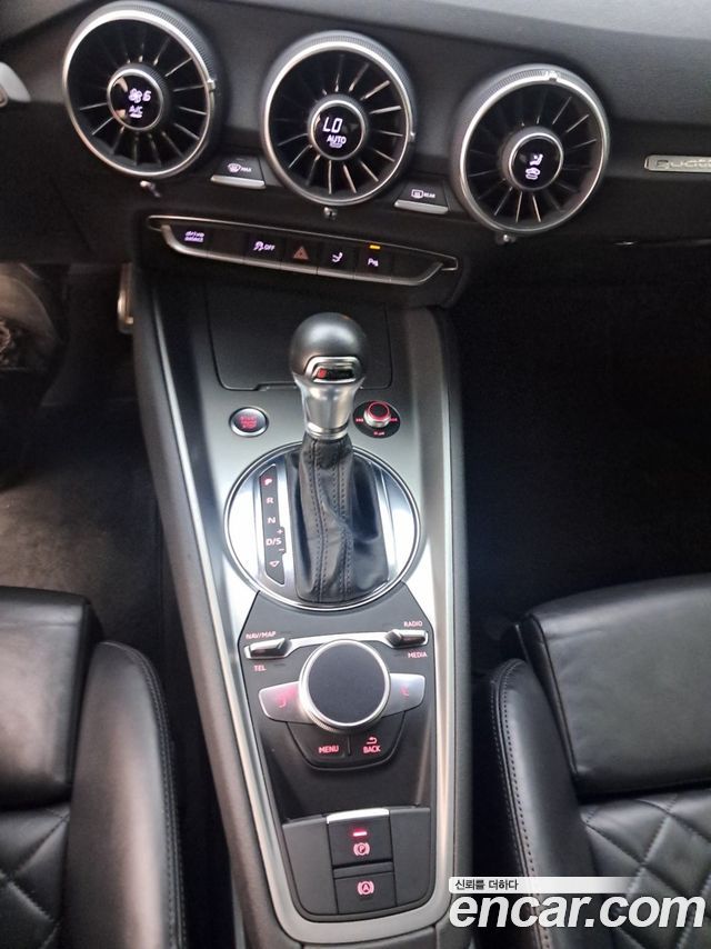 AUDI TT (8S) Coupé 45 TFSI Quattro 2016 - photo 13 - Import Corée du Sud | International Cars