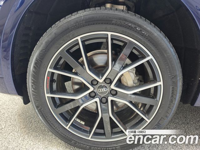 AUDI Q5 (FY) 45 TFSI Quattro Premium 2024 - photo 15 - Import Corée du Sud | International Cars