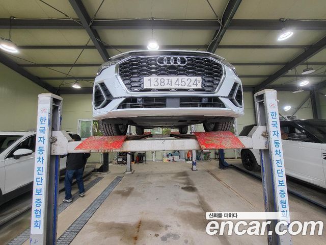 AUDI Q3 (F3) 35 TDI Premium Sportback 2024 - photo 7 - Import Corée du Sud | International Cars