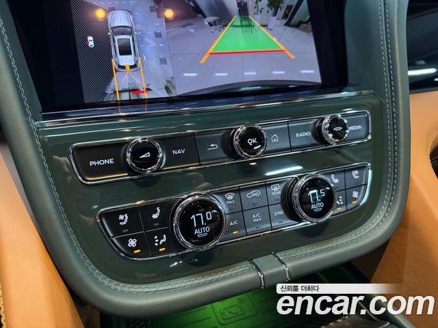 BENTLEY 벤테이가 4.0 V8 아주르 2025 - photo 10 - Import Corée du Sud | International Cars