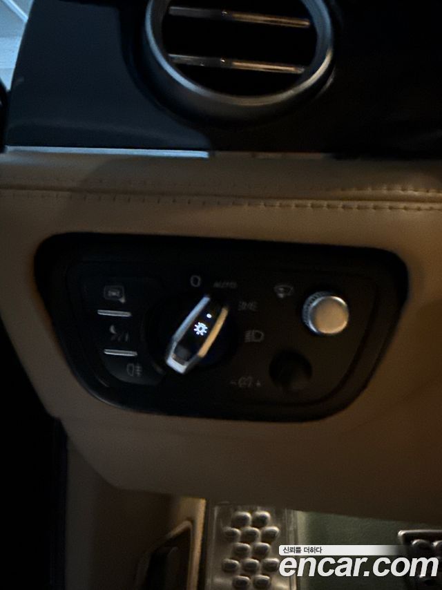BENTLEY 벤테이가 6.0 W12 2018 - photo 11 - Import Corée du Sud | International Cars