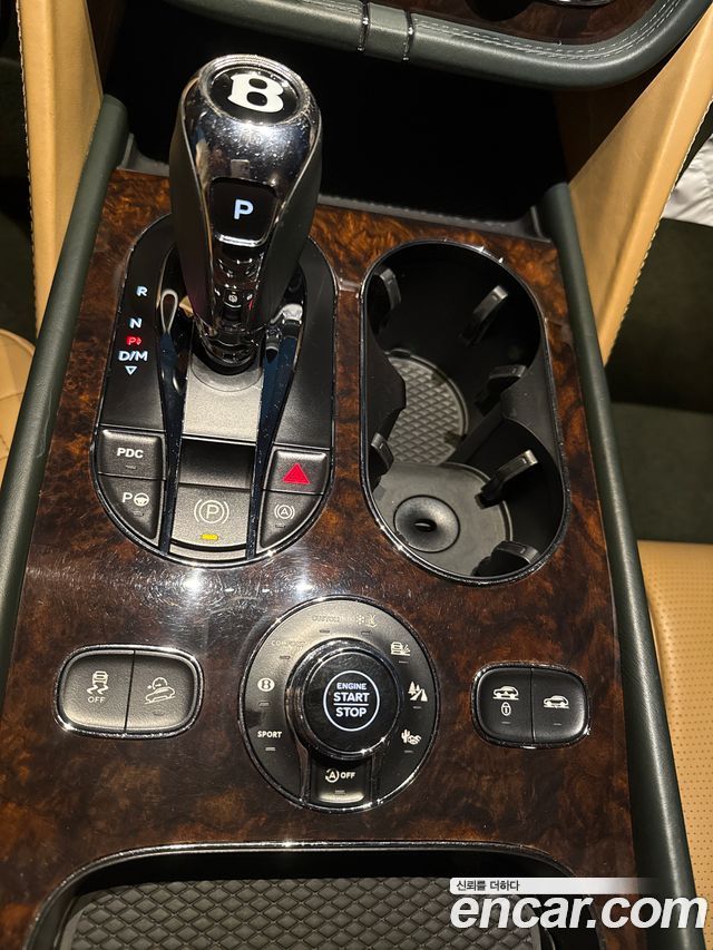 BENTLEY 벤테이가 6.0 W12 2018 - photo 9 - Import Corée du Sud | International Cars