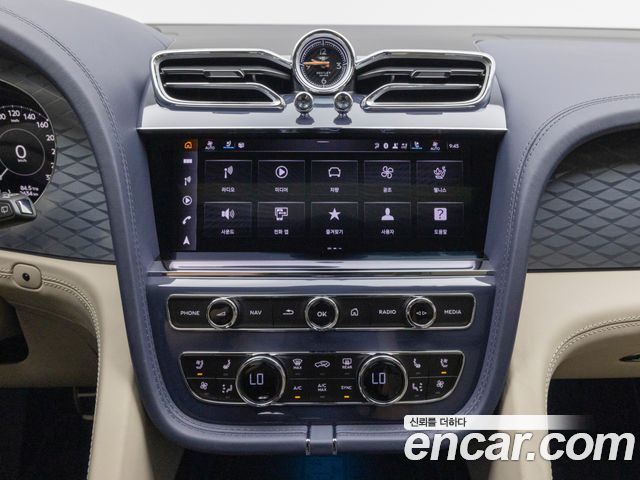 BENTLEY 벤테이가 4.0 V8 EWB 아주르 2025 - photo 11 - Import Corée du Sud | International Cars