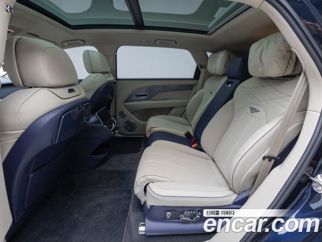 BENTLEY 벤테이가 4.0 V8 EWB 아주르 2025 - photo 12 - Import Corée du Sud | International Cars