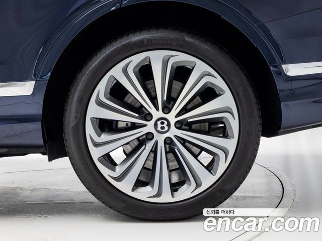 BENTLEY 벤테이가 4.0 V8 EWB 아주르 2025 - photo 5 - Import Corée du Sud | International Cars
