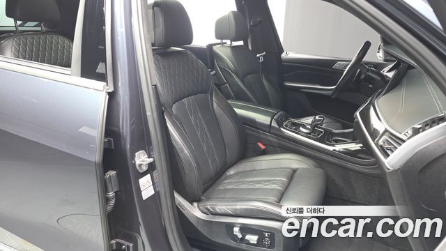 BMW X7 (G07) xDrive 40i M Sport 6 places 2020 - photo 10 - Import Corée du Sud | International Cars
