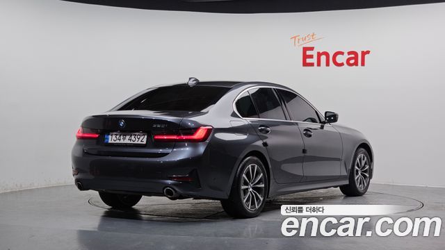 BMW Série 3 (G20) 320i 2022 - photo 2 - Import Corée du Sud | International Cars