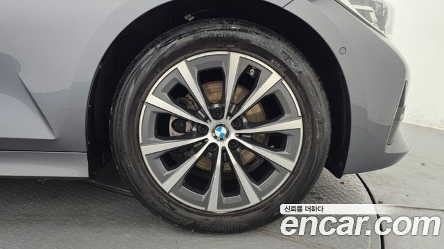 BMW Série 3 (G20) 320i 2022 - photo 5 - Import Corée du Sud | International Cars