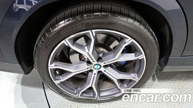 BMW X6 (G06) xDrive40i M Sport 2021 - photo 5 - Import Corée du Sud | International Cars