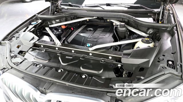 BMW X6 (G06) xDrive40i M Sport 2021 - photo 6 - Import Corée du Sud | International Cars