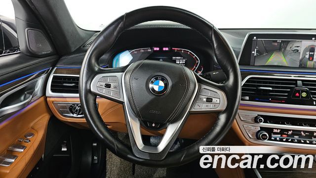 BMW Série 7 (G11) 740Li xDrive 디자인 퓨어 엑셀런스 2021 - photo 13 - Import Corée du Sud | International Cars