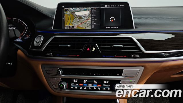 BMW Série 7 (G11) 740Li xDrive 디자인 퓨어 엑셀런스 2021 - photo 14 - Import Corée du Sud | International Cars