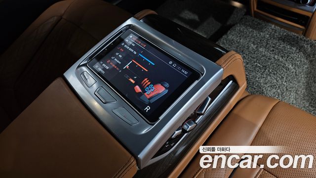 BMW Série 7 (G11) 740Li xDrive 디자인 퓨어 엑셀런스 2021 - photo 18 - Import Corée du Sud | International Cars