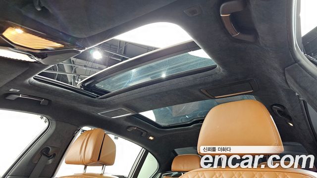 BMW Série 7 (G11) 740Li xDrive 디자인 퓨어 엑셀런스 2021 - photo 19 - Import Corée du Sud | International Cars