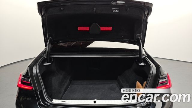 BMW Série 7 (G11) 740Li xDrive 디자인 퓨어 엑셀런스 2021 - photo 20 - Import Corée du Sud | International Cars