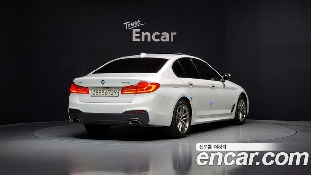 BMW Série 5 (G30) 530i M Sport 2017 - photo 2 - Import Corée du Sud | International Cars