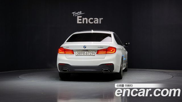 BMW Série 5 (G30) 530i M Sport 2017 - photo 4 - Import Corée du Sud | International Cars