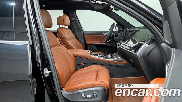 BMW X7 (G07) xDrive 40i M Sport 6 places 2025 - photo 10 - Import Corée du Sud | International Cars