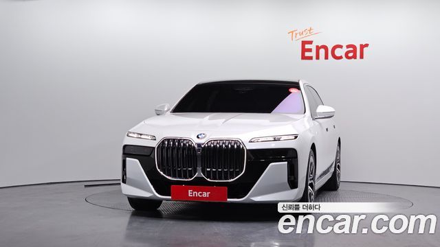 BMW Série 7 (G70) 740i xDrive M Sport 2025 - photo 3 - Import Corée du Sud | International Cars