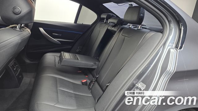 BMW Série 3 (F30) 320i M Sport 2018 - photo 18 - Import Corée du Sud | International Cars