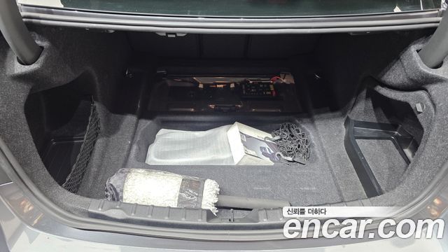 BMW Série 3 (F30) 320i M Sport 2018 - photo 26 - Import Corée du Sud | International Cars