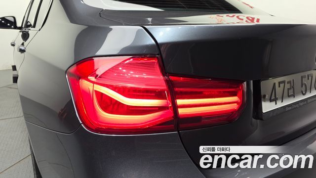 BMW Série 3 (F30) 320i M Sport 2018 - photo 9 - Import Corée du Sud | International Cars