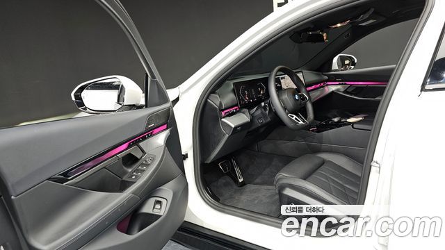BMW Série 5 (G60) 520i M Sport 2025 - photo 13 - Import Corée du Sud | International Cars