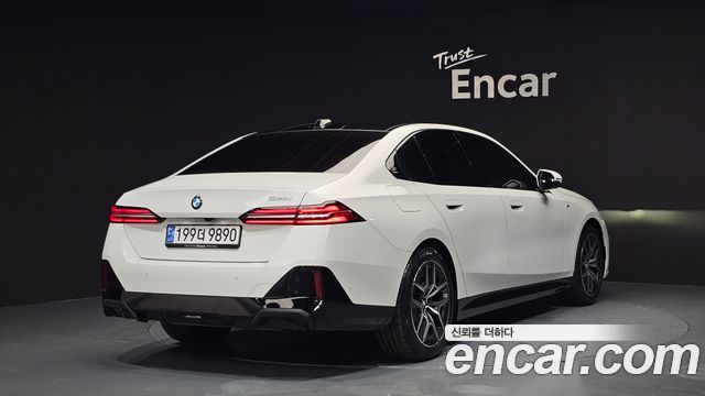 BMW Série 5 (G60) 520i M Sport 2025 - photo 2 - Import Corée du Sud | International Cars
