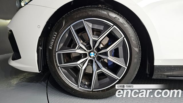 BMW Série 5 (G60) 520i M Sport 2025 - photo 5 - Import Corée du Sud | International Cars