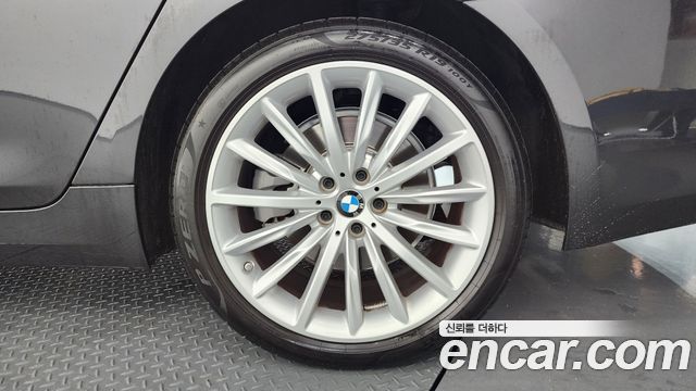 BMW Série 5 (G30) 530i Luxury 2023 - photo 7 - Import Corée du Sud | International Cars