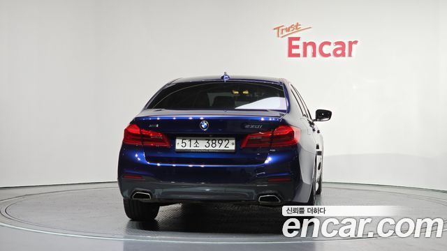 BMW Série 5 (G30) 530i xDrive M Sport 2018 - photo 4 - Import Corée du Sud | International Cars