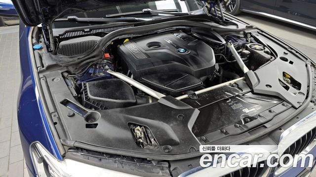 BMW Série 5 (G30) 530i xDrive M Sport 2018 - photo 6 - Import Corée du Sud | International Cars