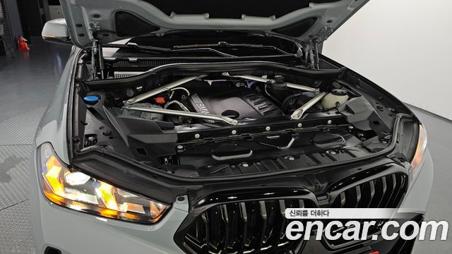 BMW X6 (G06) xDrive30d M Sport 2025 - photo 2 - Import Corée du Sud | International Cars