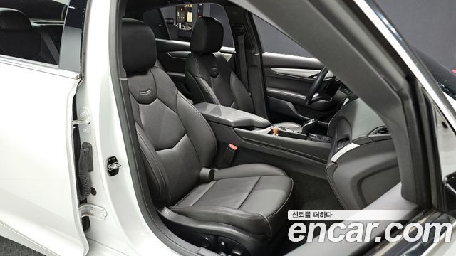 CADILLAC CT5 2.0 Premium Luxury 2022 - photo 10 - Import Corée du Sud | International Cars