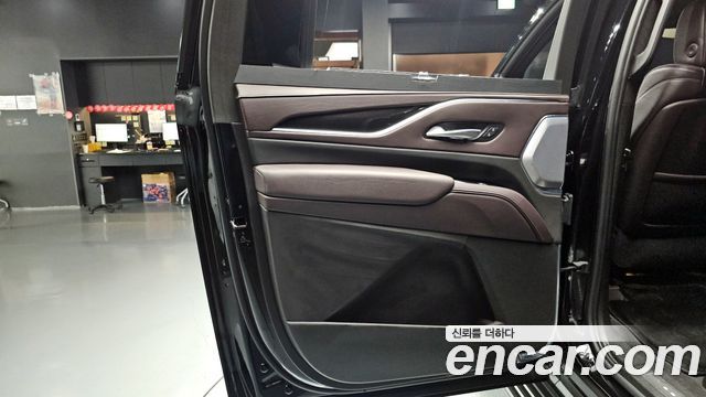 CADILLAC 에스컬레이드 5세대 6.2 ESV 2023 - photo 15 - Import Corée du Sud | International Cars