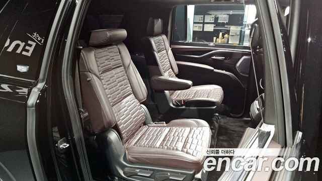 CADILLAC 에스컬레이드 5세대 6.2 ESV 2023 - photo 17 - Import Corée du Sud | International Cars